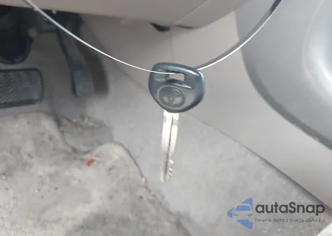 2006 Toyota Rav4 from USA, damaged, VIN JTMBD33VX66012071